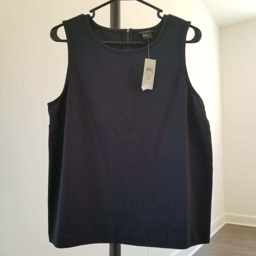 Ann Taylor  NWT Size M Shell